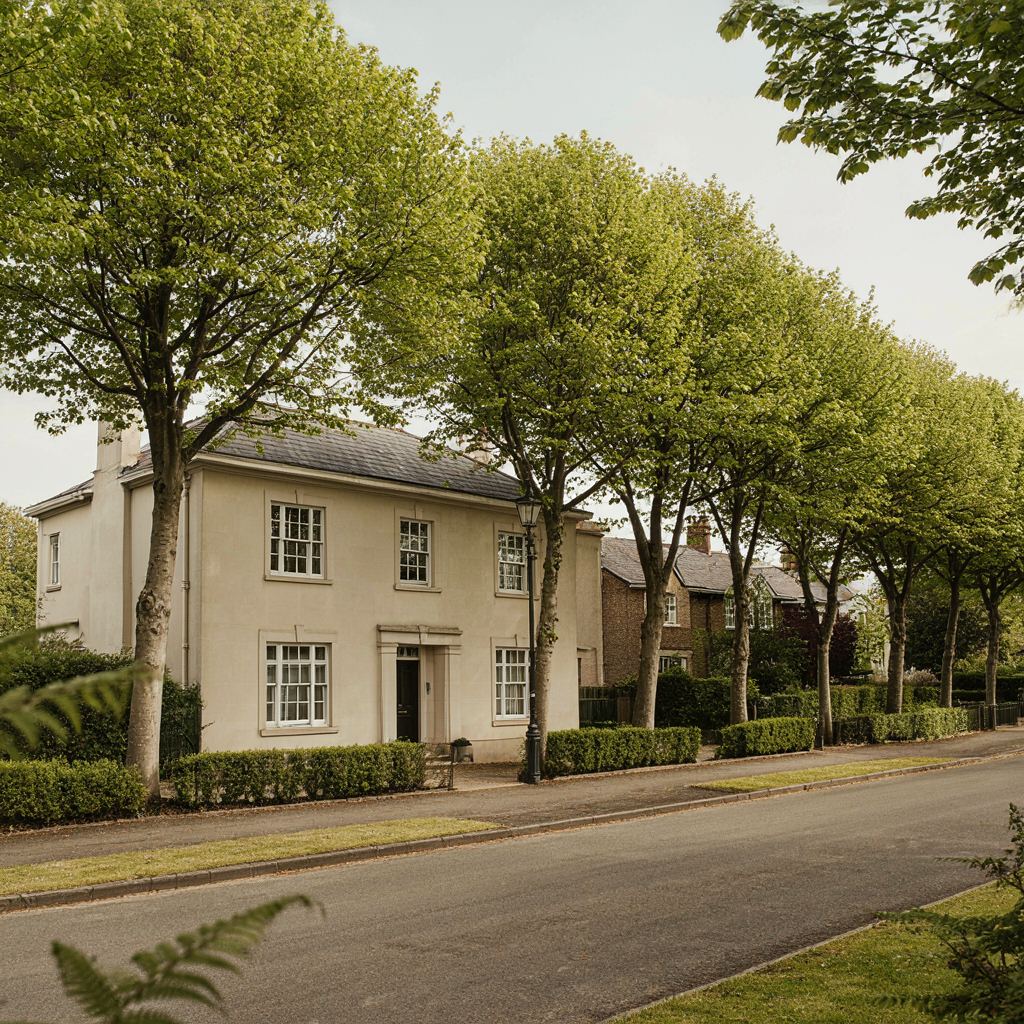 Vrijstaande villa in bosrijke omgeving van Driebergen-Rijsenburg met nieuwe witte kunststof kozijnen